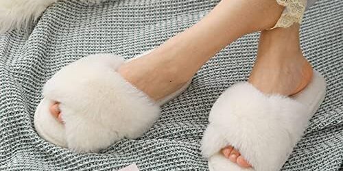 Pantoufles pelucheuses en mousse